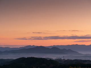 朝靄