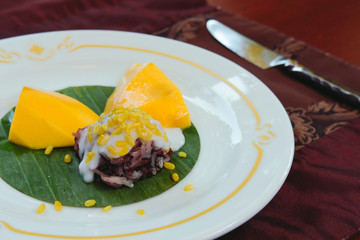 sticky rice coconut milk & ripe mango