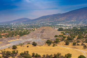 Fototapeta na wymiar View of the Pyramid the Moon. Teotihuacan (place of your Divine gourd bowl) the largest city in the pre-Columbian Americas. Mexico.