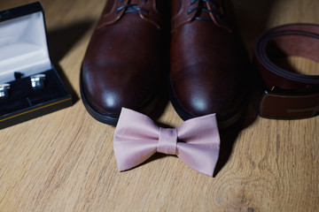 Stylish and beautiful groom accessories for the wedding.