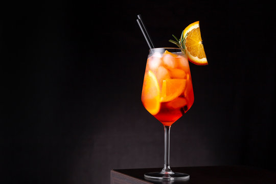 Icy Aperol spritz cocktail