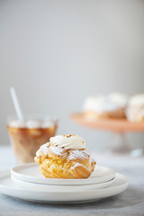 Custard cakes with cream