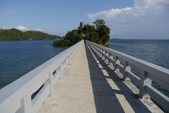 Meeresbrücke in Samana Dominikanische Republik
