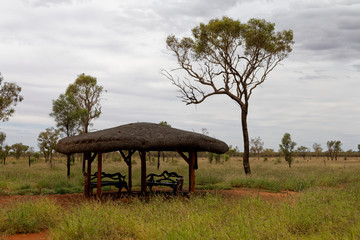 Altanka wypoczynkowa z naturalnych materiałów © Miroslaw
