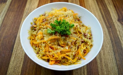 Gesunder Krautsalat mit Curry