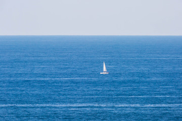Fototapeta premium Segelboot auf dem Atlantik, Spanien