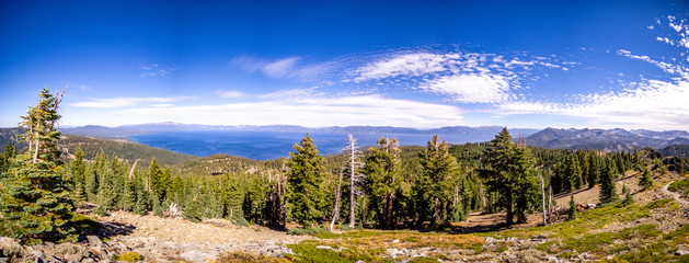 Fototapeta na wymiar Panorama of Lake Tahoe 