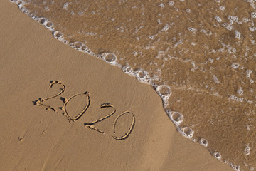 2020 numbers on wet seawater with incident wave