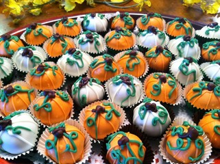 Fototapeta premium Chocolate cookie balls pumpkin treats