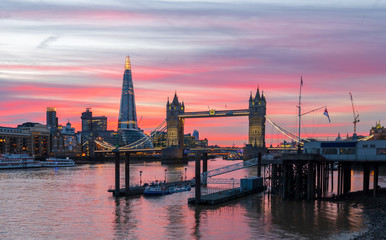 Obraz na płótnie Canvas London tower bridge and the Shard with river Thames at twilight sky