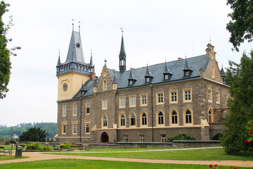 Fototapeta na wymiar beautiful castle in Zruc nad Sazavou, Czech Republic