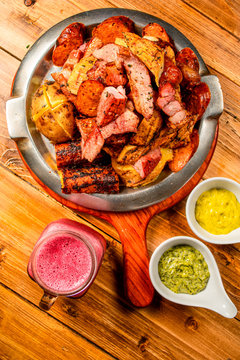 comida. parrilla y hamburguesa