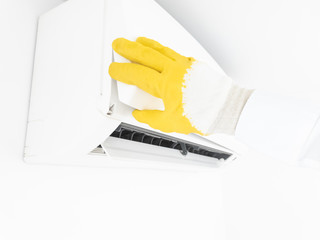 Aircondition service and maintenance, fixing AC unit and cleaning the filters.