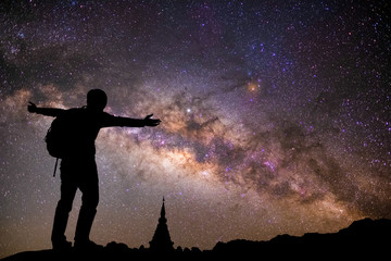 The stars and the milky way in the night sky are very beautiful.