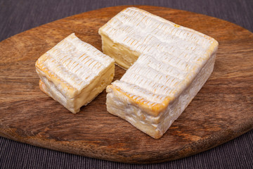 french cow's milk cheese called Pont-l'Évêque