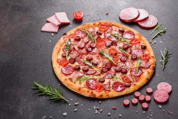 Pepperoni Pizza with Mozzarella cheese, salami and ham