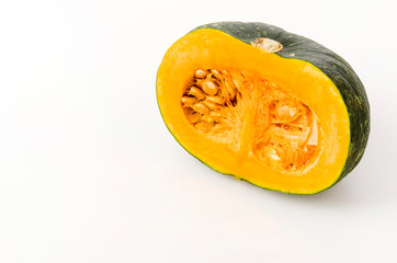 半分に切ったカボチャ