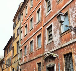 Fototapeta na wymiar alte Fassade in Rom