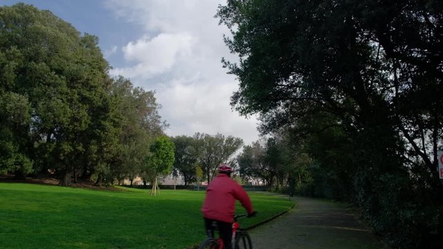 N&aacute;poles. Deporte en el Real Bosco di Capodimonte. Campania,Italia, Europa.