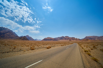Fototapeta na wymiar desert road in Iran