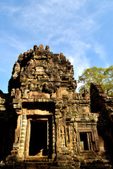 Fototapeta premium View of a beautiful temple in the Angkor complex