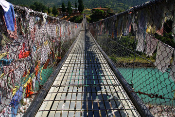 Fototapeta na wymiar Hängebrücke in Bhutan 