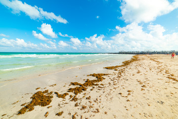 White sand and turquoise water in world famous Miami Beach