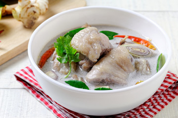Thai Chicken Coconut Soup (Tom Kha Gai)