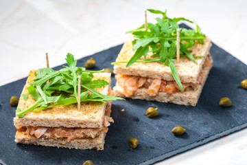 salmon tartare in toast bread