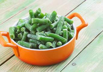 Frozen cut green beans - 323284281