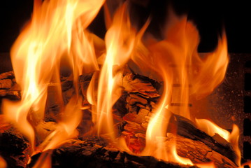 Hoguera en la noche