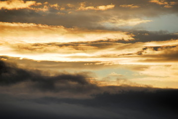 Atardecer con nubes