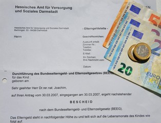 Elterngeldbescheid der Elterngeldstelle der Familienkasse, Hessen, Deutschland