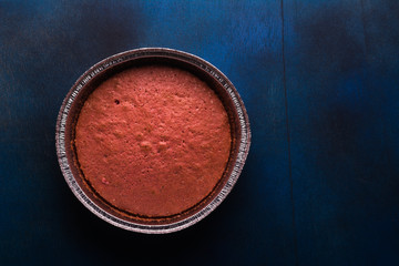  Aluminum mold with a cake prepared to make a cake 