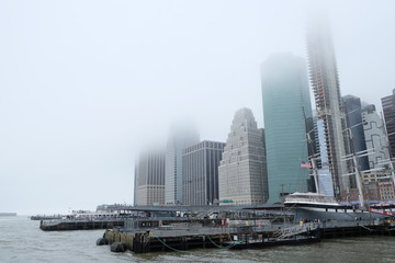 Fototapeta na wymiar Fog in the city