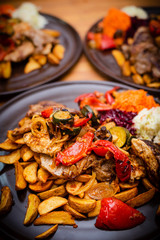 potrawka mięsna z ziemniakami i warzywami