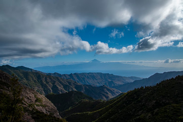 Obraz premium paisaje del teide desde la gomera