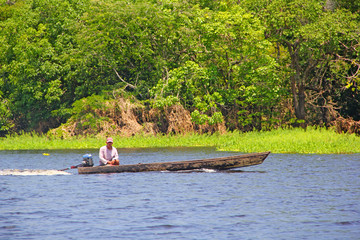 Fototapeta na wymiar boats in lagoon