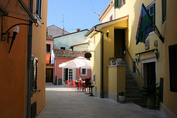 Fototapeta na wymiar street in Fazana, Croatia