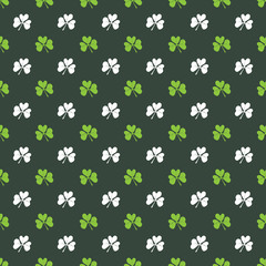 Fototapeta na wymiar Clover leaf seamless pattern, hand drawn doodle vector illustration. St Patricks Day symbol, Irish lucky shamrock background