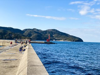 People fishing in Japanese ports.