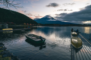 富士山と朝焼け