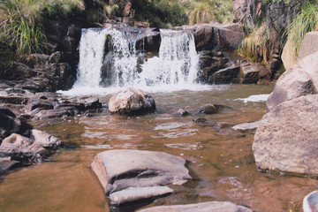 Cascada y cataratas un espectáculo que nos ofrece la naturaleza 