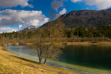 Seen im Massif des Bauges nahe La Motte en Bauges in den franz&ouml;sischen Alpen