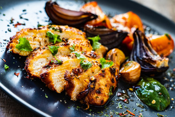  Barbecue chicken breast with roast vegetables