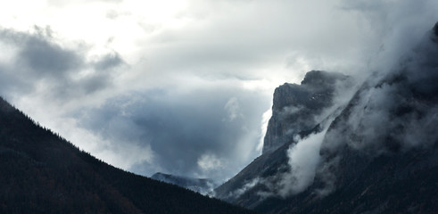 Fototapeta na wymiar Cloudy Mountain 4