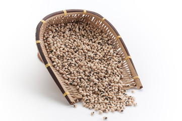 black eye pea beans in bamboo basket