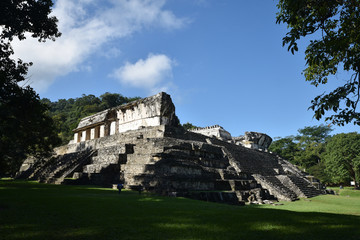 Fototapeta na wymiar Temple maya à Palenque dans le Chiapas, Mexique
