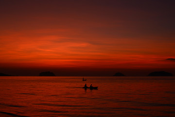 Fototapeta premium Beautiful sunset at the beach in the tropics. Sky and ocean