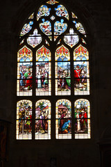 Enclos paroissial de Pleyben dans le Finistère en Bretagne son église et ses magnifiques vitraux, sa porte triomphale et son ossuaire